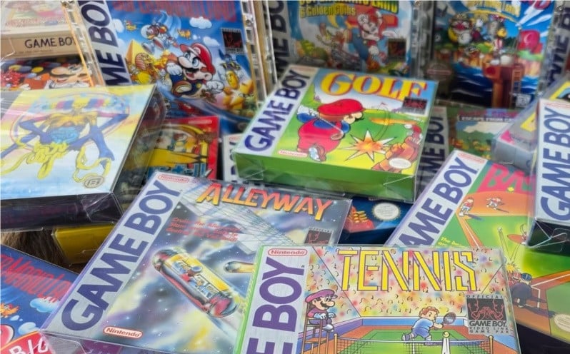 'Game Boy Museum' Curator Squeezes Entire Exhibition Onto Game Boy Cartridge