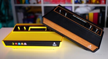 Aside from the different colour scheme, the 2600+ Pac-Man Edition looks the same as the original 2600+, but it has slightly different internals, too