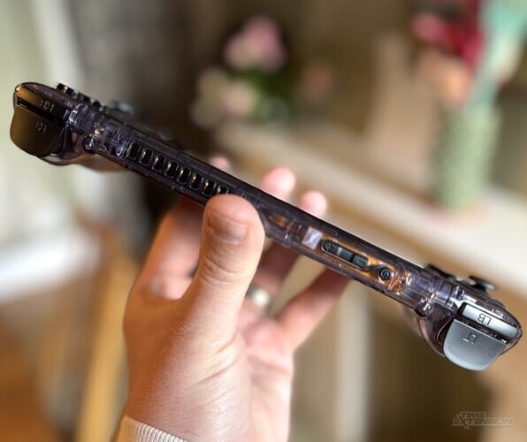 Review: Anbernic RG557 7