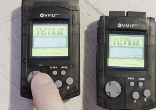 This Dreamcast VMU Supports Wireless Game Boy Multiplayer, Because Why Not