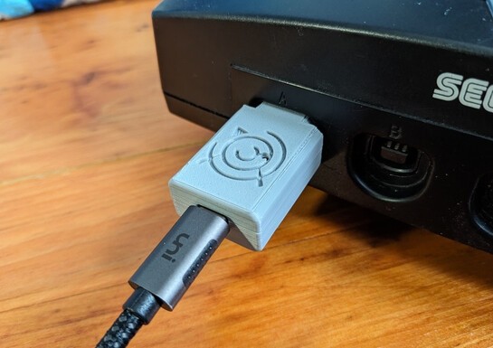 This Handy Dreamcast USB Adapter Lets You Use Third-Party Controllers