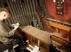 YouTube Musician Uses Modded Game Boy To Play Church Organ