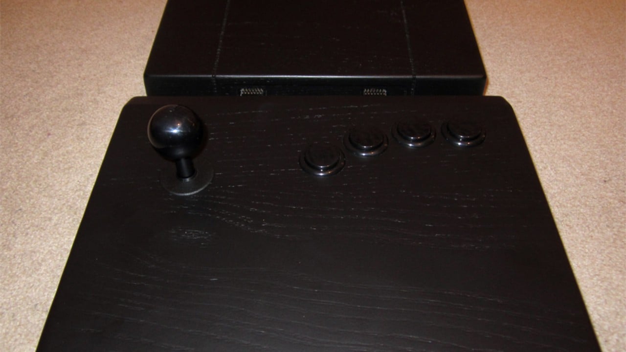 審查模擬互動CMVS Slim和Arcade Stick