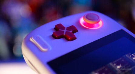 The Pocket Air's red and white colour scheme is nice, but we'd love to have seen it offered in the same Game Boy DMG-01 colourway as the Aya Neo Air 1S (top left image)