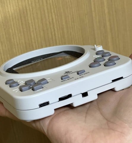 Modder Turns Rare PS1 Controller Into A Working PS1 Console 3