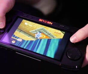 Games which supported analogue controllers on the Evercade VS carry over that support on the Nexus. The TATE mode has also made the jump, and the larger form factor of the device means a grip isn't really needed