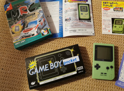 Nintendo Collector Shows Off Rare Glow-In-The-Dark Game Boy