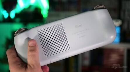 The design of the Air Plus is gorgeous, and it boasts amazing build quality, too