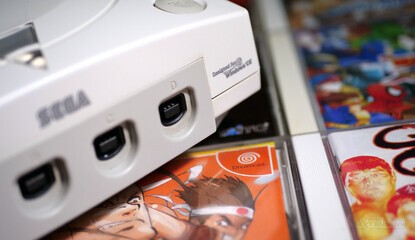 This "World First" Wireless Dreamcast Controller Has A Colour Screen