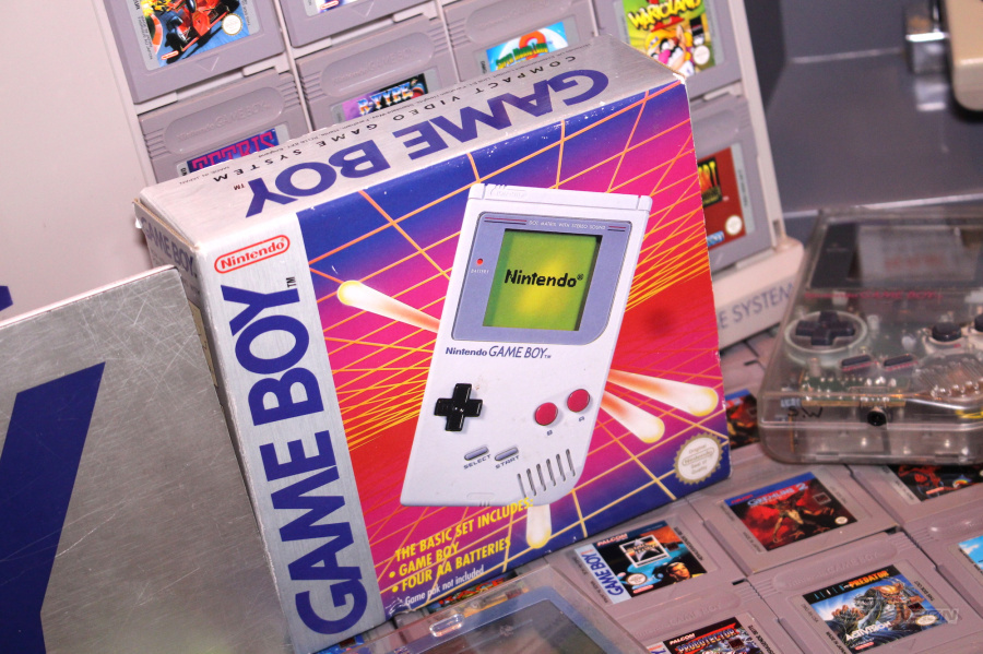 Game Boy Box (2)