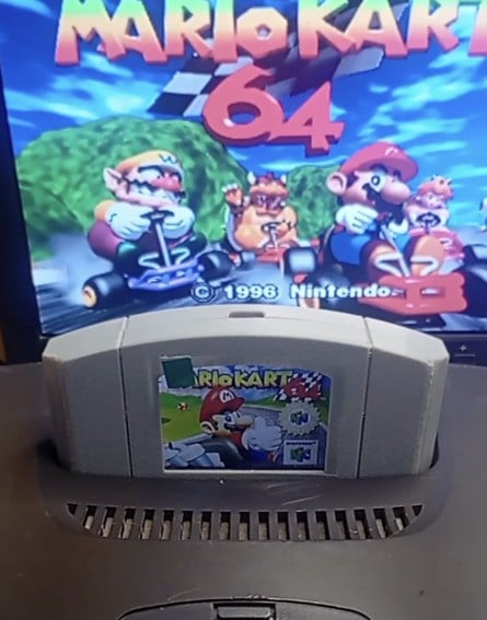 This N64 Flash Cart Has A Built-In Screen That Shows Which Game Is Running 3