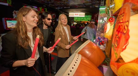 nq_jpn_arcade_bar_london