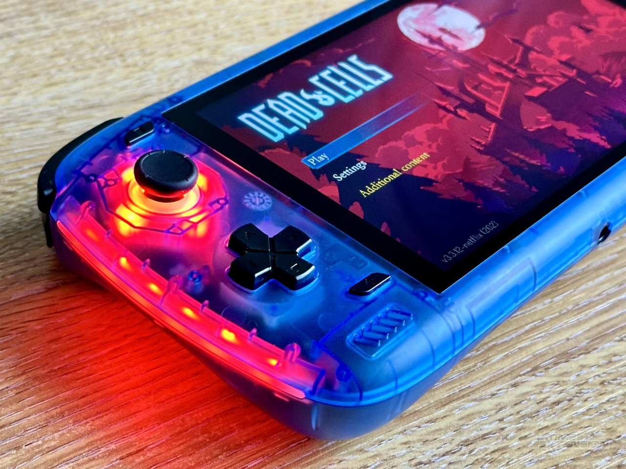 AYN Odin2 is a Snapdragon 8 Gen 2 handheld game console for $299