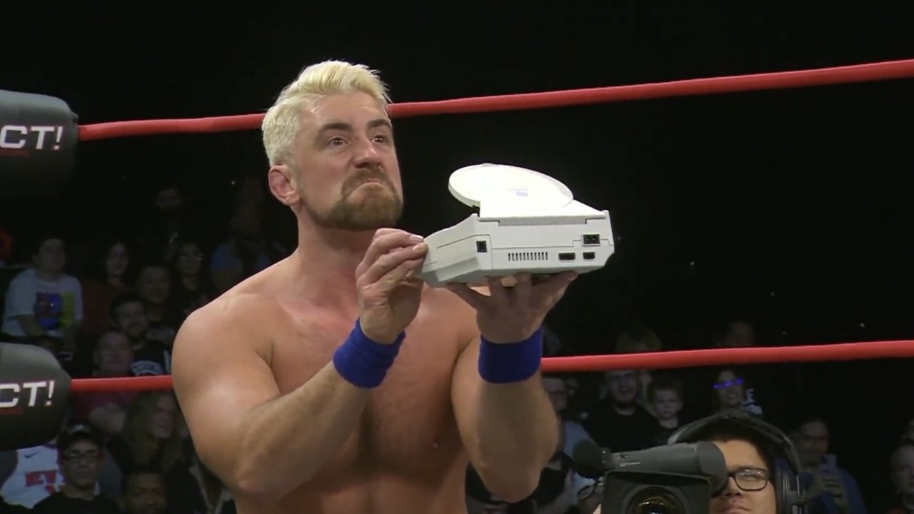 random-sega-dreamcast-makes-comeback-as-a-weapon-in-pro-wrestling