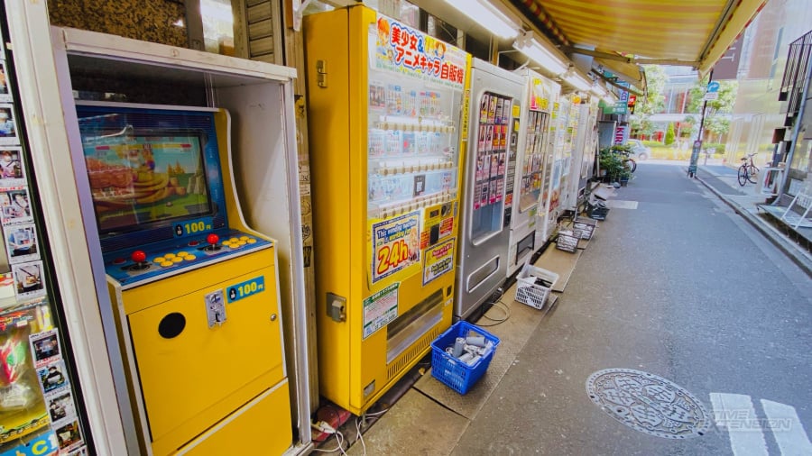 Akihabara’s Strangest Street Fighter II Arcade Cabinet