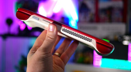 The Pocket Air's red and white colour scheme is nice, but we'd love to have seen it offered in the same Game Boy DMG-01 colourway as the Aya Neo Air 1S (top left image)