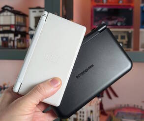 Review: Retroid Pocket Duo Lite - a Great Nintendo DS Clone That Doesn't Play Nintendo DS Games Well 9