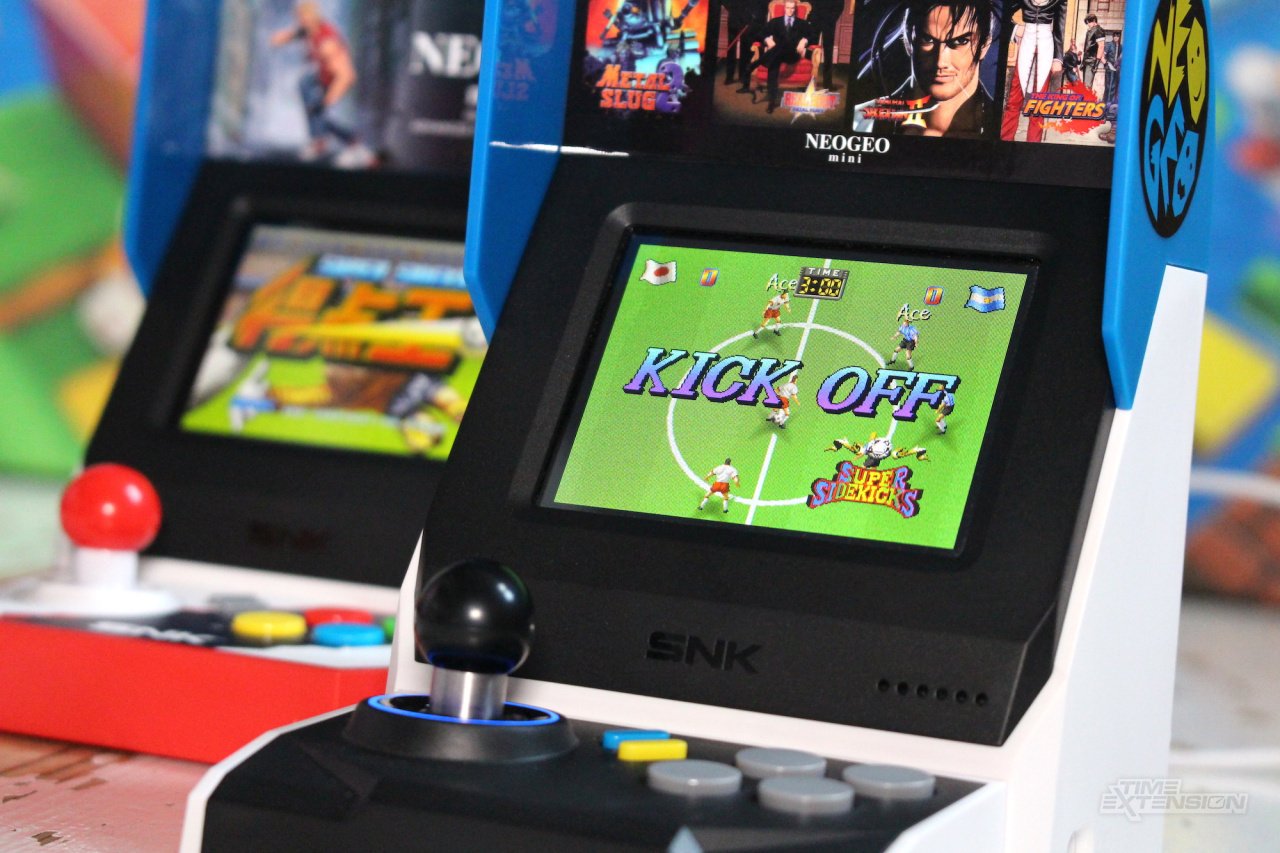 Review: SNK Neo Geo Mini International Edition - Different Design