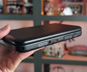Review: Retroid Pocket Duo Lite - a Great Nintendo DS Clone That Doesn't Play Nintendo DS Games Well 3