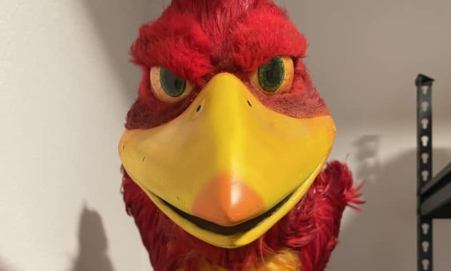 This Kazooie Puppet Is Pure Nightmare Fuel, But It Just Sold For More Than $2,000 1