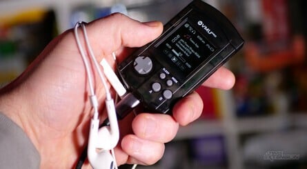 Emulators look pretty good in general, but the VMU Pro's controls can make actually playing anything a little tricky, especially if you have large fingers. MP3 playback, on the other hand, is more successful