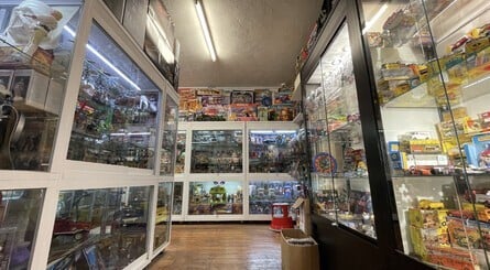 Retail Therapy: Leicester Vintage & Old Toy Shop, UK 3