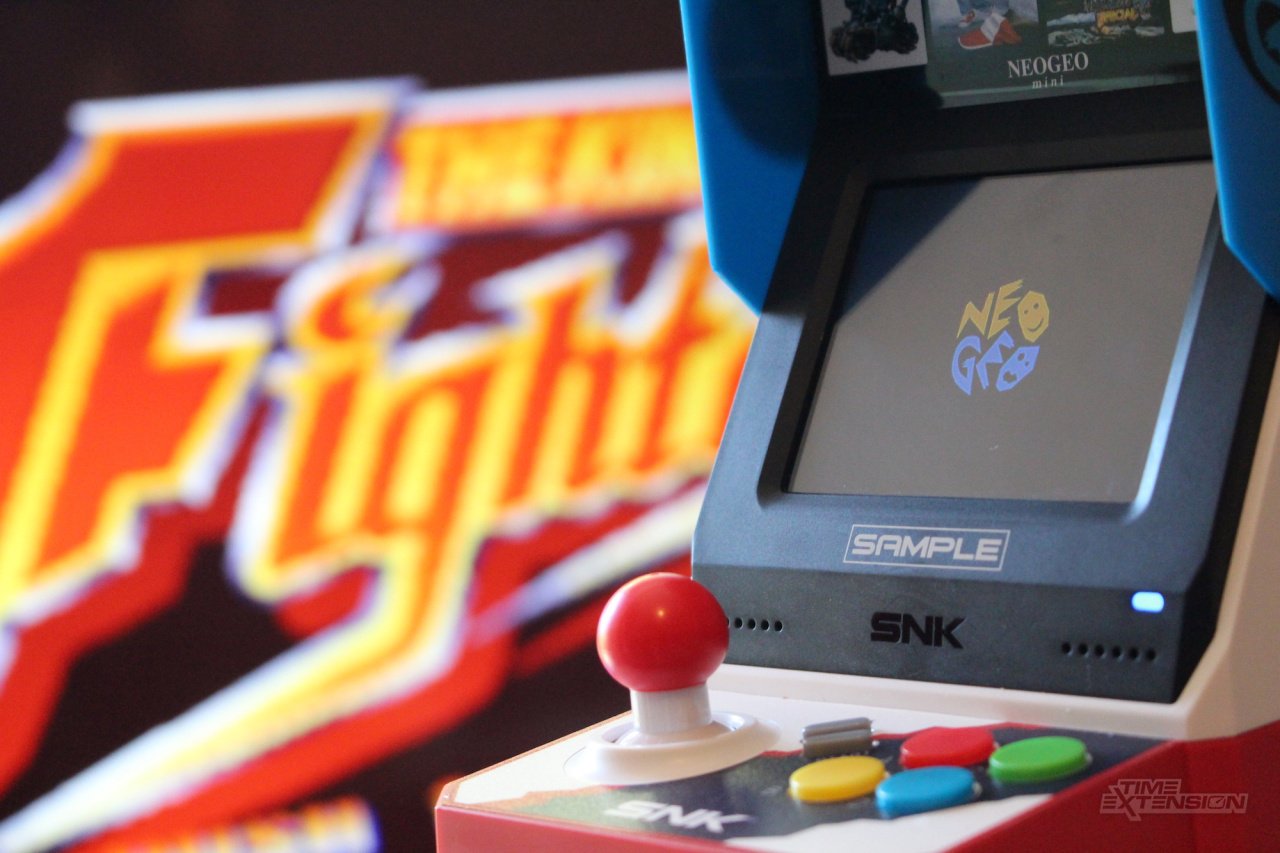 NEOGEO Mini Arcade International Version, 40 Pre-Loaded Classic SNK  Games:The King of The Fighters / Metal SLUG and More, Built-in Clearly  3.5”LCD