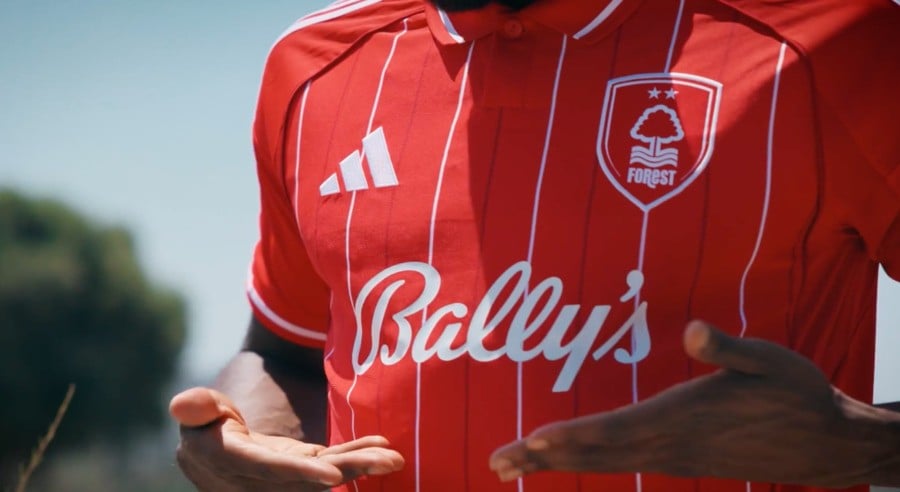 Random: This Premier League Team's Sponsor Has Us Feeling All Nostalgic 1
