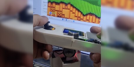 Hands On: The Genki Moonbase Doesn't Just Charge My Devices - It Looks Cool, Too