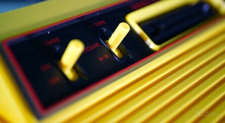 Aside from the different colour scheme, the 2600+ Pac-Man Edition looks the same as the original 2600+, but it has slightly different internals, too