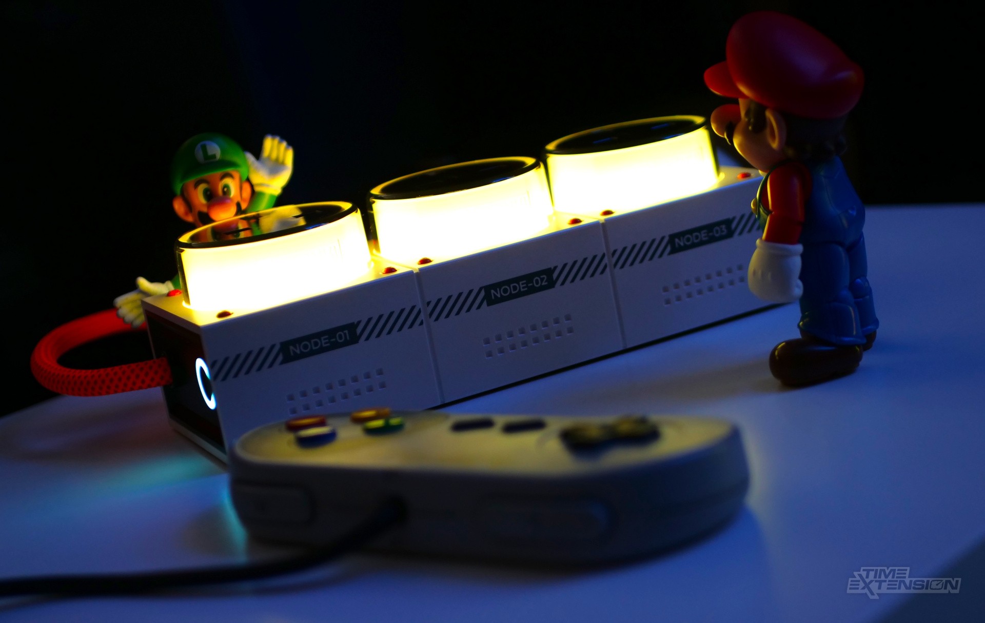 Hands On: The Genki Moonbase Doesn't Just Charge My Devices - It Looks Cool, Too