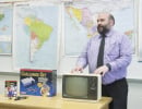 Random: This Teacher Challenged His Students To Hook Up An NES To An Old TV